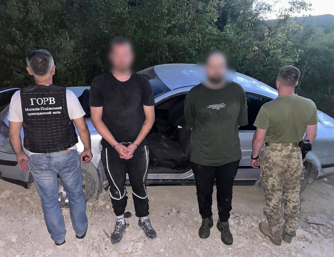 В Винницкой области двое мужчин попытались прорваться на автомобиле в Молдову.