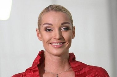 Известная российская балерина Анастасия Волочкова, как и большинство знаменитостей, посетила Евромайдан.