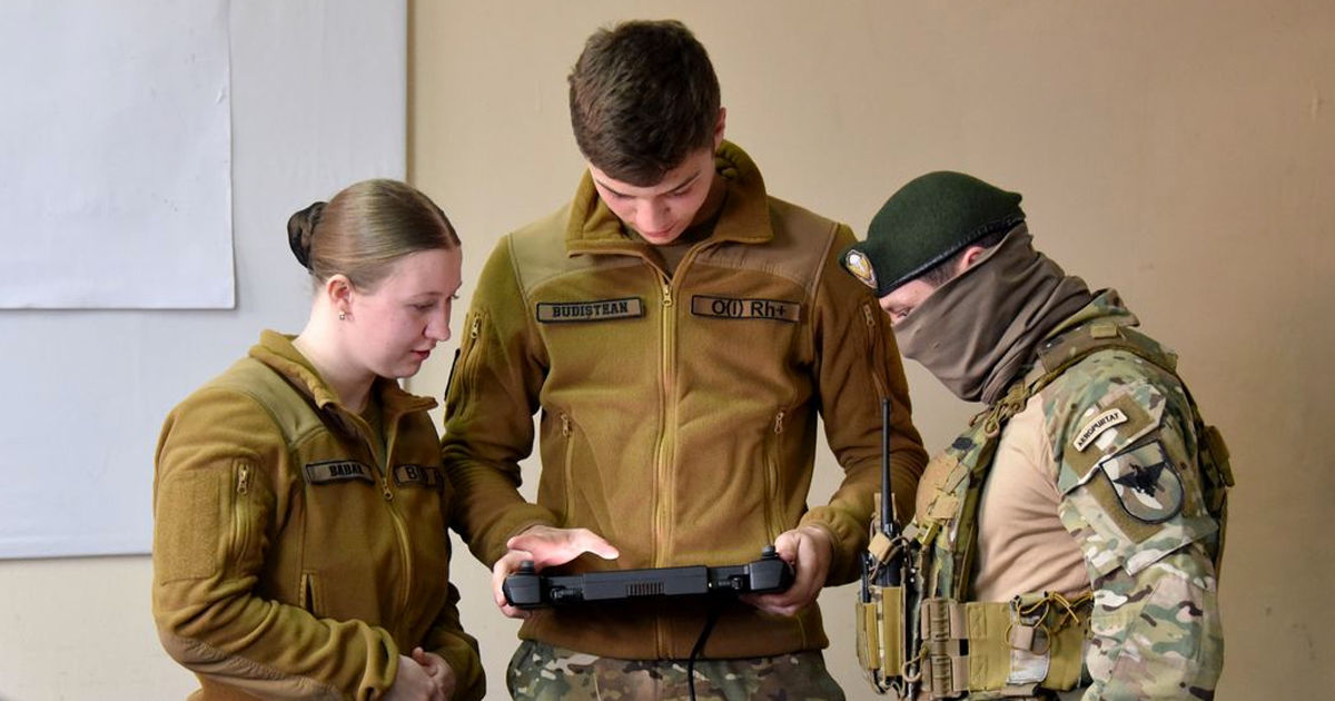 Ministrul Apărării: Operarea dronelor a devenit obiect obligatoriu de studiu pentru soldații Moldovei.