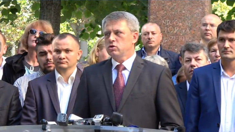 Dmitri Ciubaşenko, luptă cu fantomele: decretul său „nr. 1” prevede dizolvarea fostului parlament de legislatura a XIX-a şi declanşarea anticipatelor.