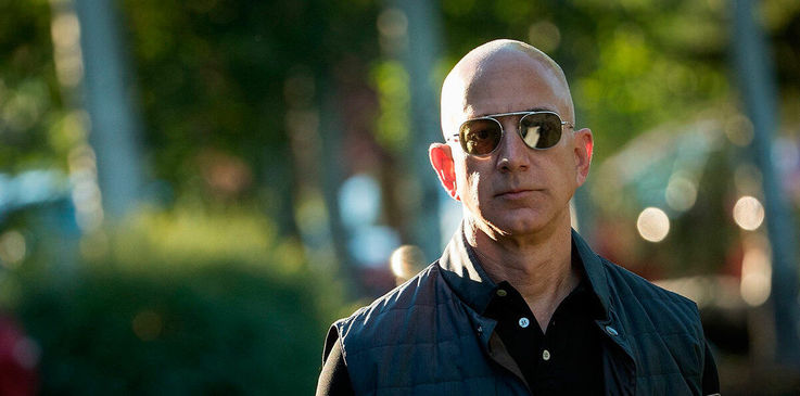 Bani cu ciocanul: Șeful Amazon face cîte 6 miliarde de dolari zilnic