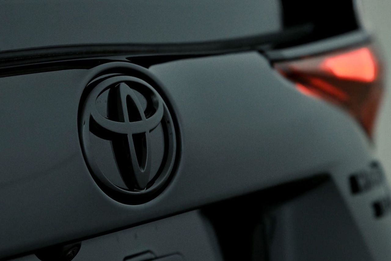 Toyota Prius готовится к смене поколения: новое видео и дата премьеры.