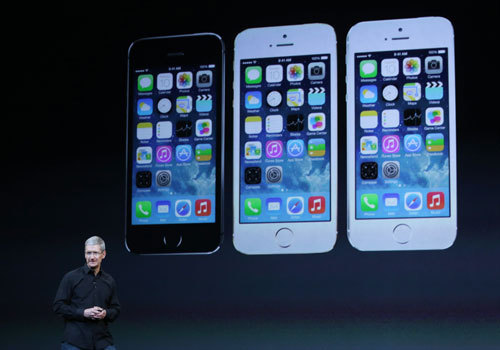 Ожидается, что новая модель будет называться iPhone 6 и поступит в продажу в двух вариантах - с дисплеями в 4,7 и 5,5 дюймов.