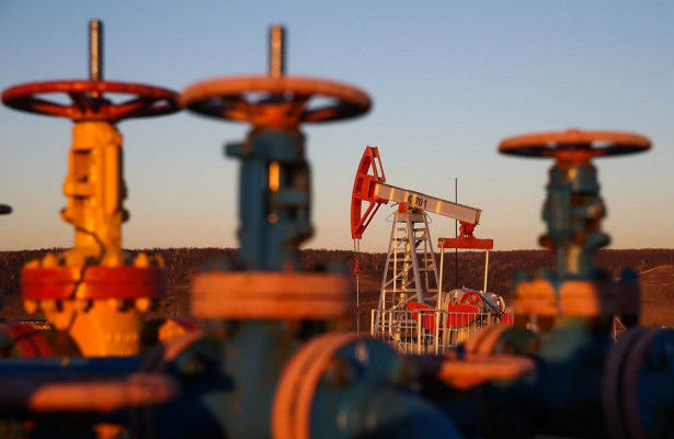 Цена на нефть Brent снизилась до минимума за год из-за коронавируса.