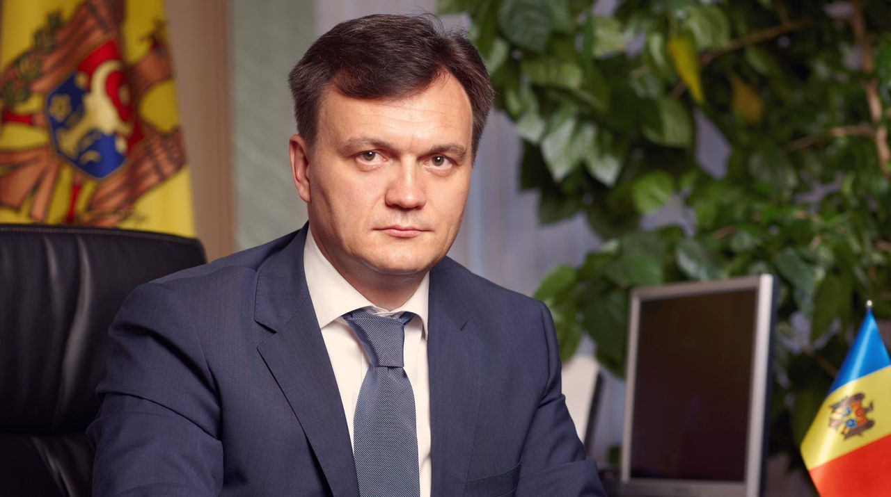 Речан отверг обвинения Шора в тайных банковских счетах.