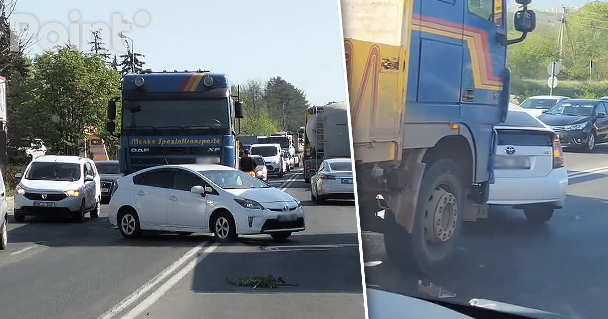 Accident în Capitală: Un automobil și un camion s-au tamponat.
