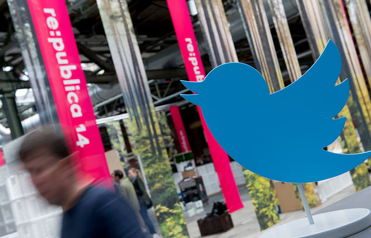 В Twitter утверждают, что 2,7 тыс. аккаунтов были связаны со структурами из РФ. Фото: EPA
