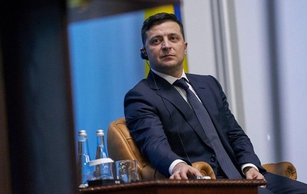 Главной стратегией команды президента Украины является "не потерять страну". 