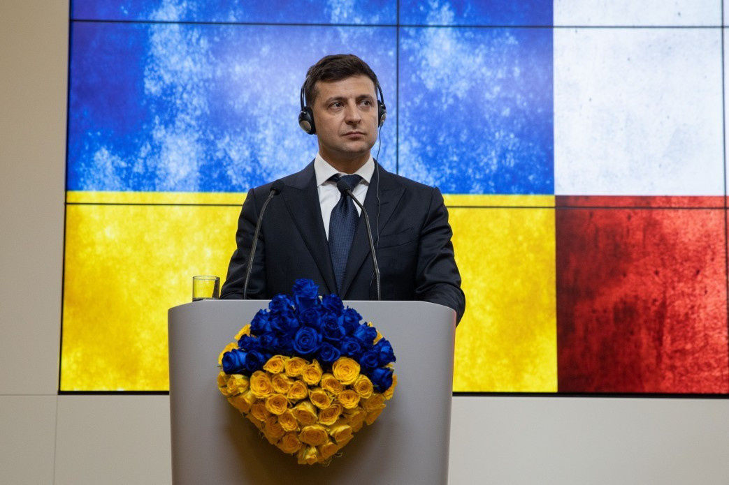 Сотрудничество Украины с МВФ станет "могилой" политической силы президента страны Владимира Зеленского. 