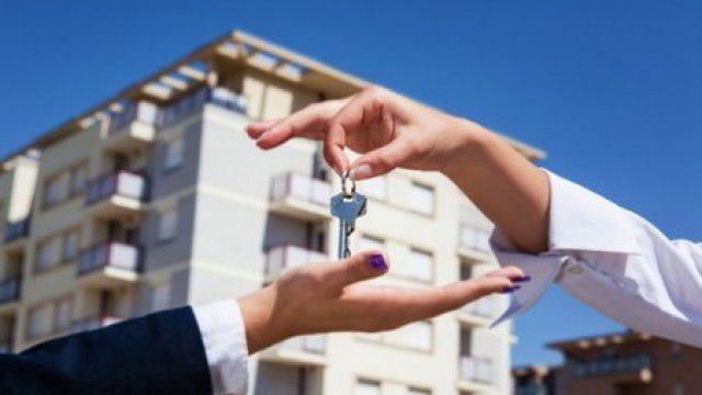 Если дом еще не сдан в эксплуатацию, то цена будет немного ниже.