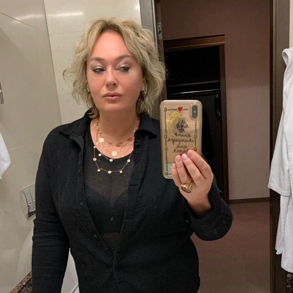 Больная ковидом Гузеева вышла на связь: Не звоните мне, и так страшно.