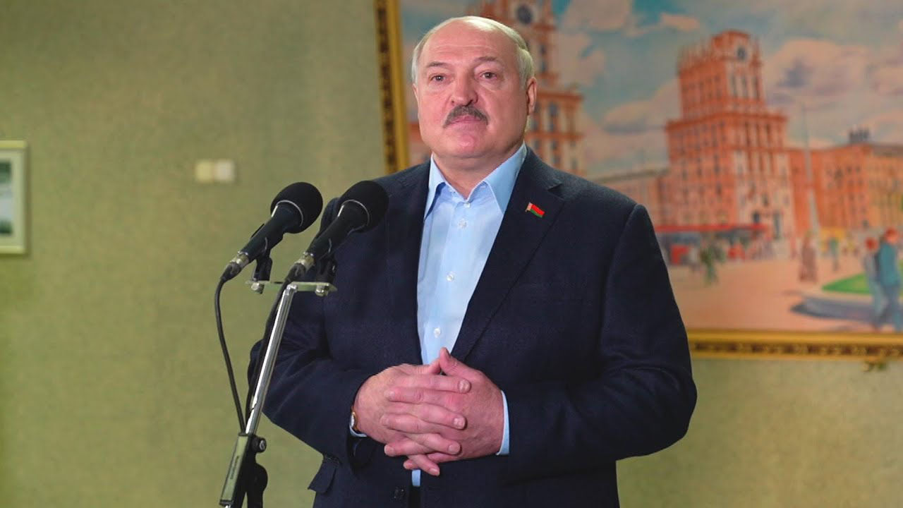Лукашенко сообщил, что в Белоруссии сформируют информационный спецназ.