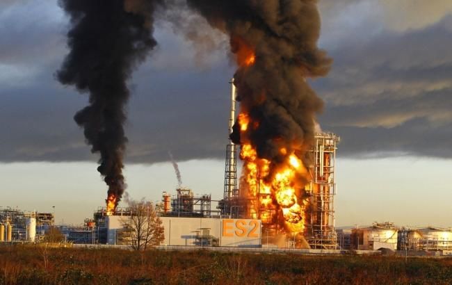 На заводе крупнейшей итальянской нефтегазовой группы Eni произошел мощный взрыв.