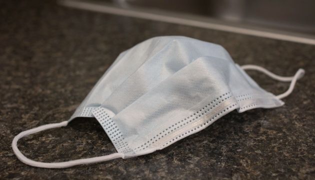 Латвия меняет правила ношения масок.