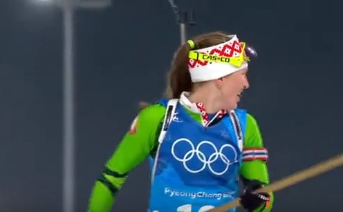 Домрачева потеряла флаг Белоруссии на финише и стала чемпионкой.