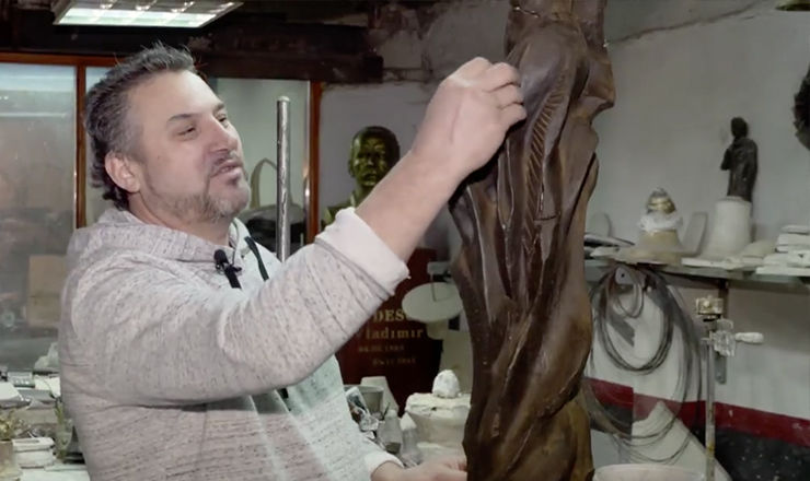 Sculptorul Andrei Dohotaru, artistul care îmblânzeşte fierul