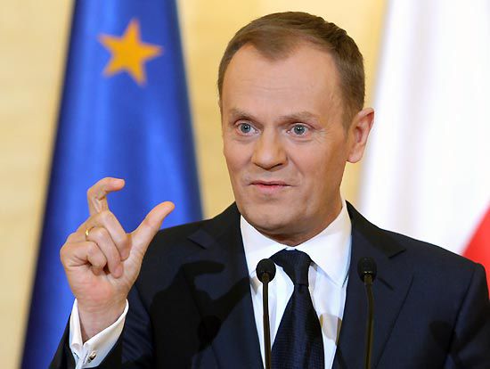 Donald Tusk, a declarat că Grecia trebuie să rămână parte a zonei euro.