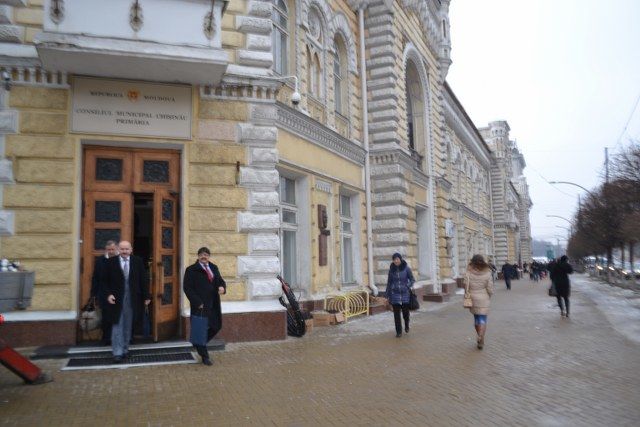 Сильвия Раду подтвердила, что в примэрии столицы проходят обыски.