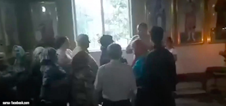 Прихожане силой вывели из церкви Святого Николая священнослужителя. 
