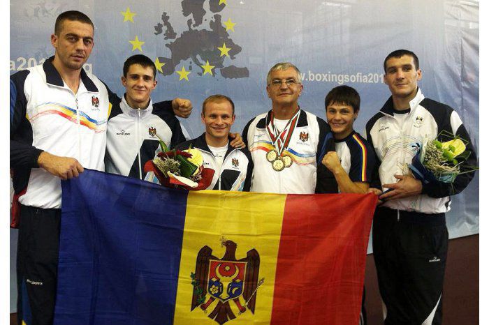 Probleme în boxul moldovenesc! Antrenorul lotului naţional, Petru Caduc, a declarat că guvernul nu a alocat niciun ban pugiliştilor de la începutul acestui an.