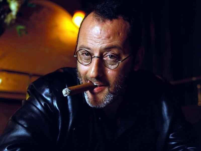 Franţa vrea să interzică actorilor să fumeze. 
