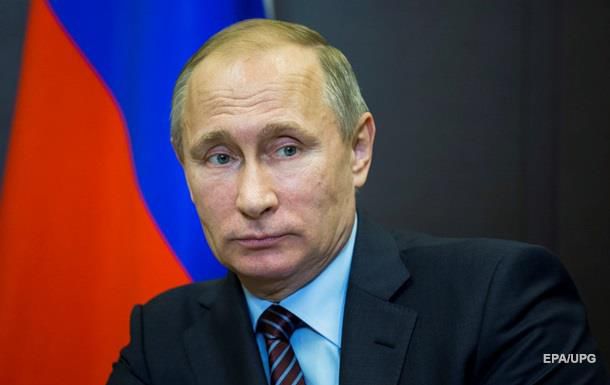 Президент РФ традиционно поздравил только украинцев с Днем Победы.