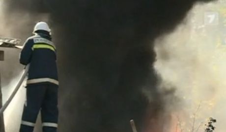 Oraşul Anenii Noi, acoperit de un nor negru de fum. Foto: jurnal.md