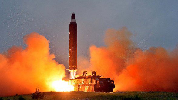 Южная Корея обнаружила признаки подготовки КНДР к очередным пускам баллистических ракет. 