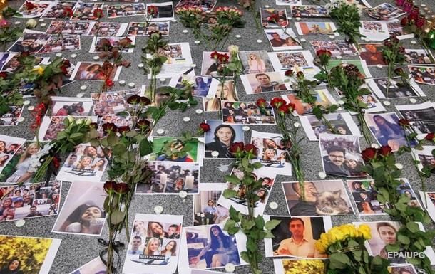 Опознаны тела ста погибших при крушении самолета.