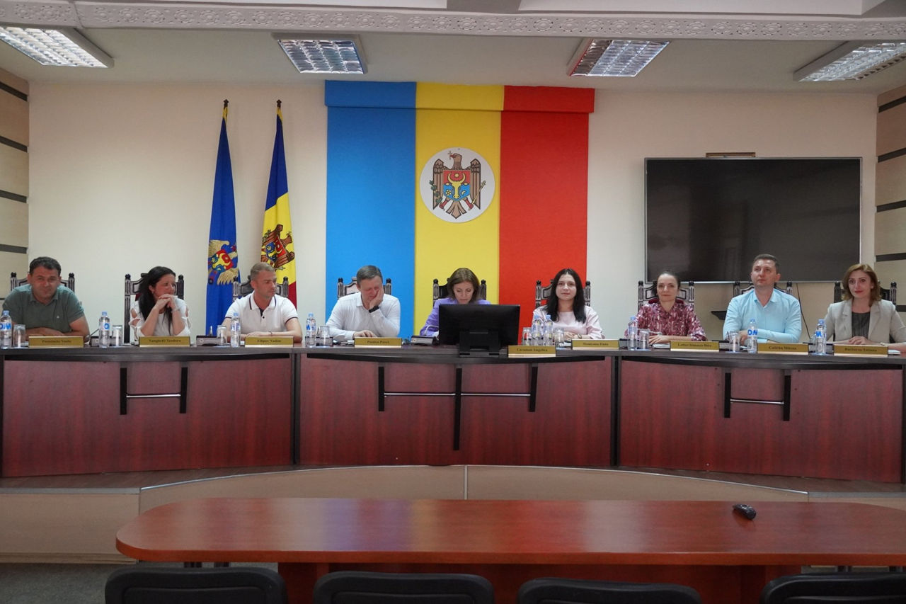 Peste 69.000 de alegători sunt așteptați la vot la noile alegeri locale din 17 mai.
