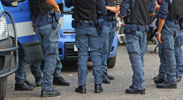 Circa 200 de jurnalişti, beneficiari ai protecţiei poliţiei în Italia.