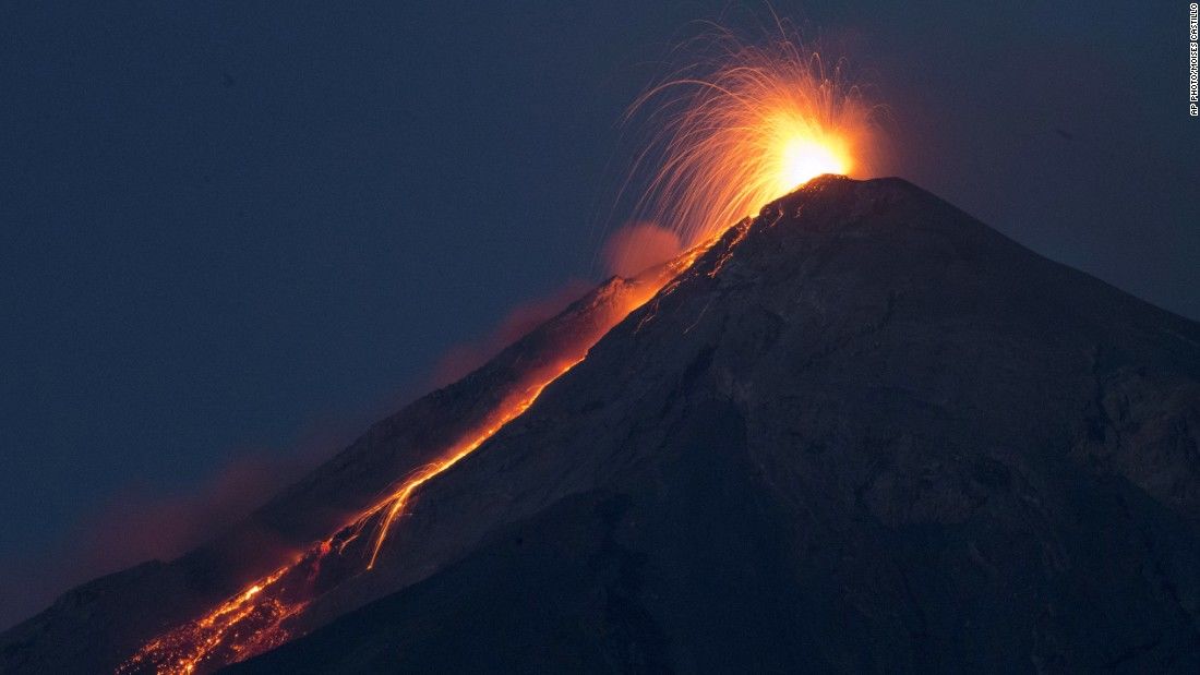 СМИ: жертвами извержения вулкана в Гватемале стали 27 детей. Фото: AP Photo