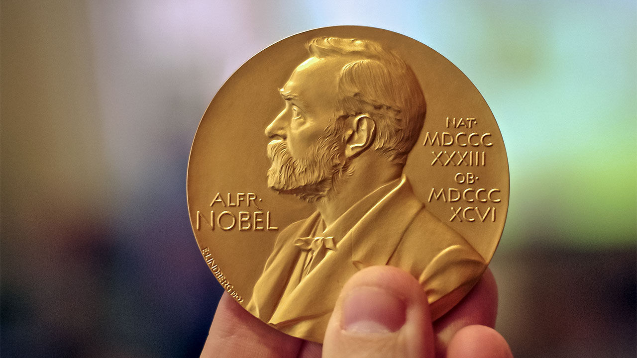 Premiul Nobel pentru fiziologie și medicină, acordat pentru descoperirea microARN-urilor.
