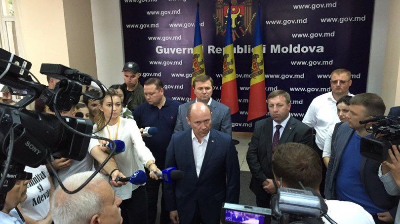 Представители DA попросили премьер-министра организовать им встречу с президентом Николаем Тимофти и экстренную встречу с депутатами парламента. Фото: NEWSMAKER·AN HOUR AGO