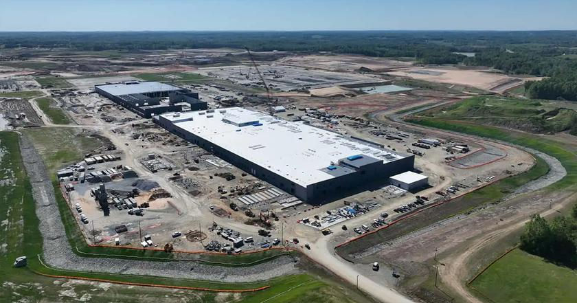 Toyota a construit în SUA prima sa fabrică de acumulatoare pentru mașinile electrice.