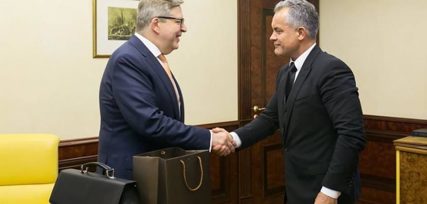 Vlad Plahotniuc și-a luat rămas bun de la Pirkka Tapiola. Foto: facebook