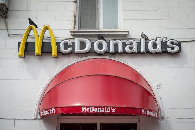 Главным же сторонником закрытия всех ресторанов McDonald's в России стал в последние дни лидер ЛДПР Владимир Жириновский.