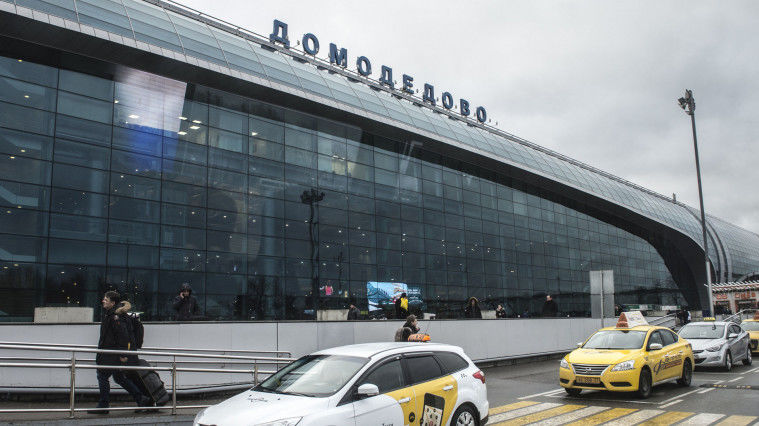 Iurie Garaba, oprit pentru verificări suplimentare pe aeroportul Domodedovo din Moscova.Foto: moldova.org