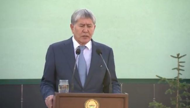 Всего на пост президент Киргизии претендуют 12 человек.