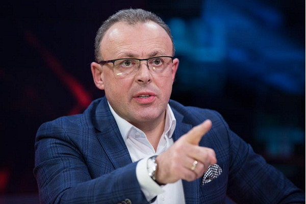 Спивак заявил, что на данный момент Украина полностью зависит от связей с Россией и неспособна от них отказаться.