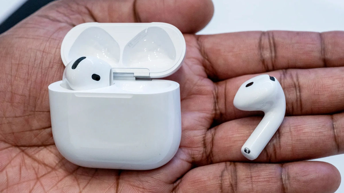 Apple va adăuga funcția de traducere simultană la AirPods.