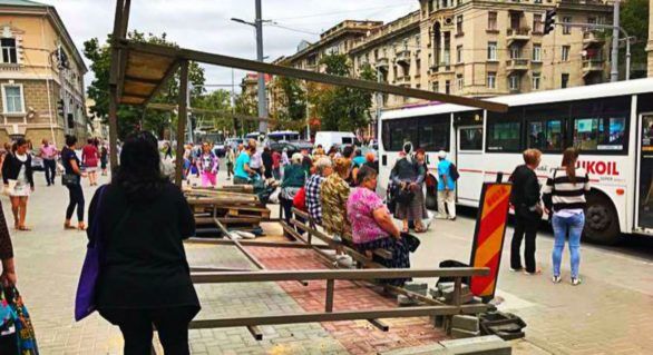 Stația de așteptare a transportului public din apropierea Scuarului Europei va fi reconstruită. 
