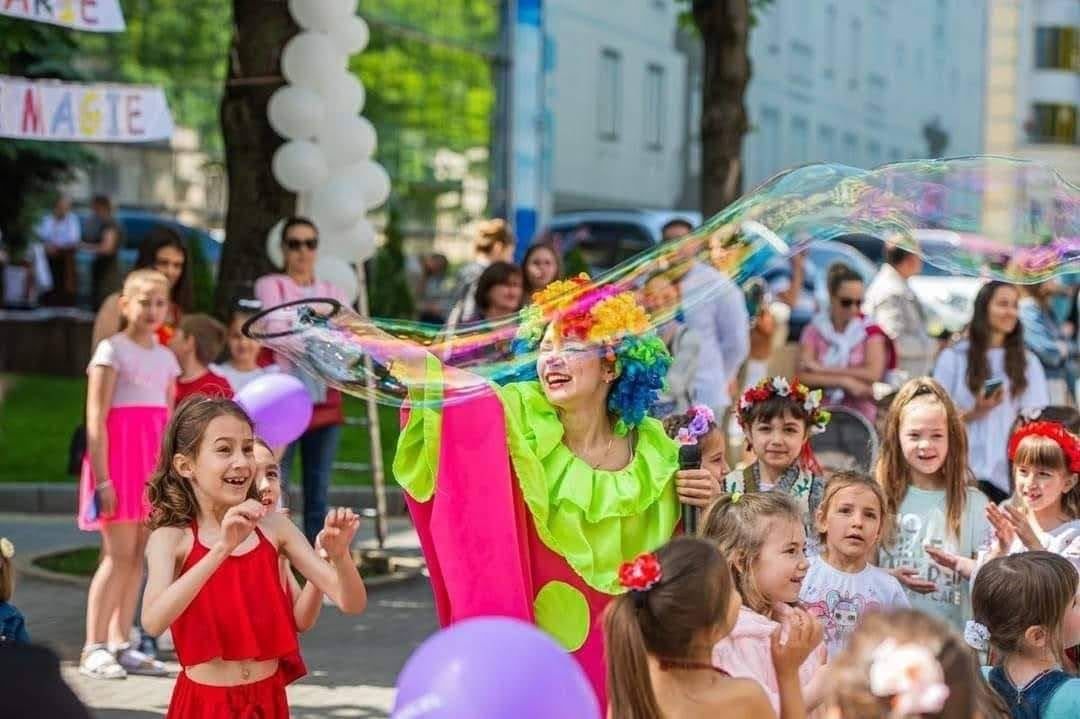 В выходные дни примэрия организует культурные мероприятия.