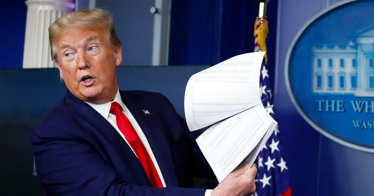 Donald Trump obligă diplomații să schimbe fontul documentelor pentru a renunța la moștenirea lui Biden.