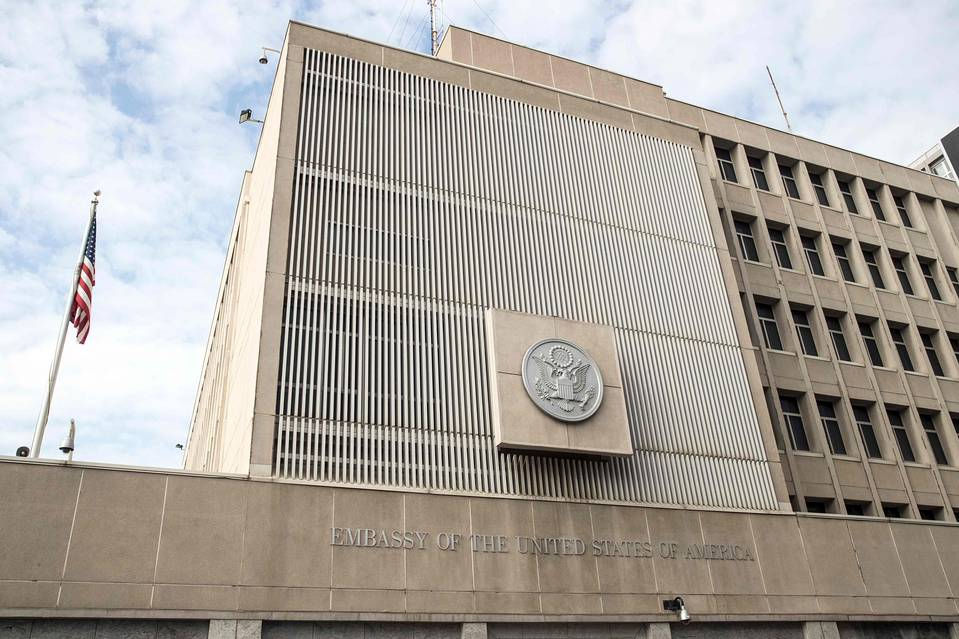 Ambasadorul SUA în Israel anunță despre avarierea Ambasadei din Tel Aviv în urma unui atac iranian.