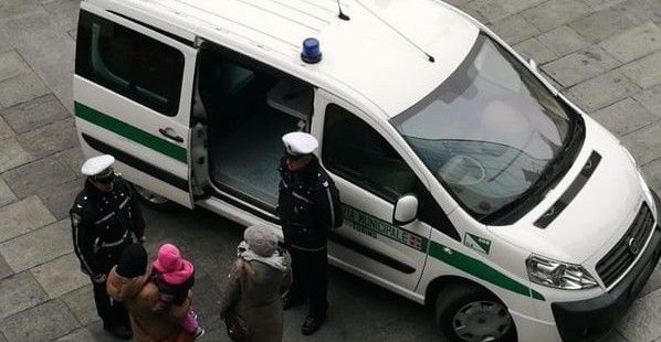 O femeie din Italia a fost cât pe ce să fie strangulată în plină stradă de un moldovean. Foto: torinotoday.it