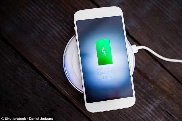 iPhone 8 ar putea beneficia de încărcare wireless