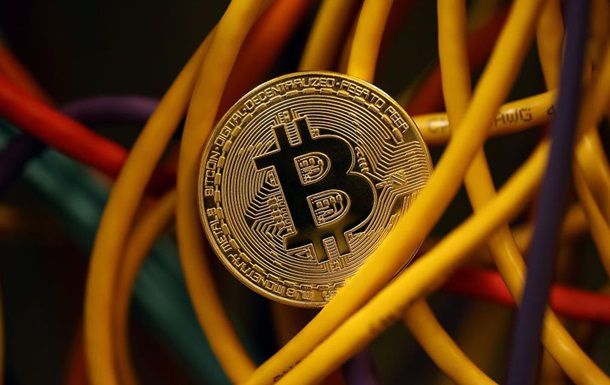 Биткоин бьет все рекорды, преодолев отметку в $6600.