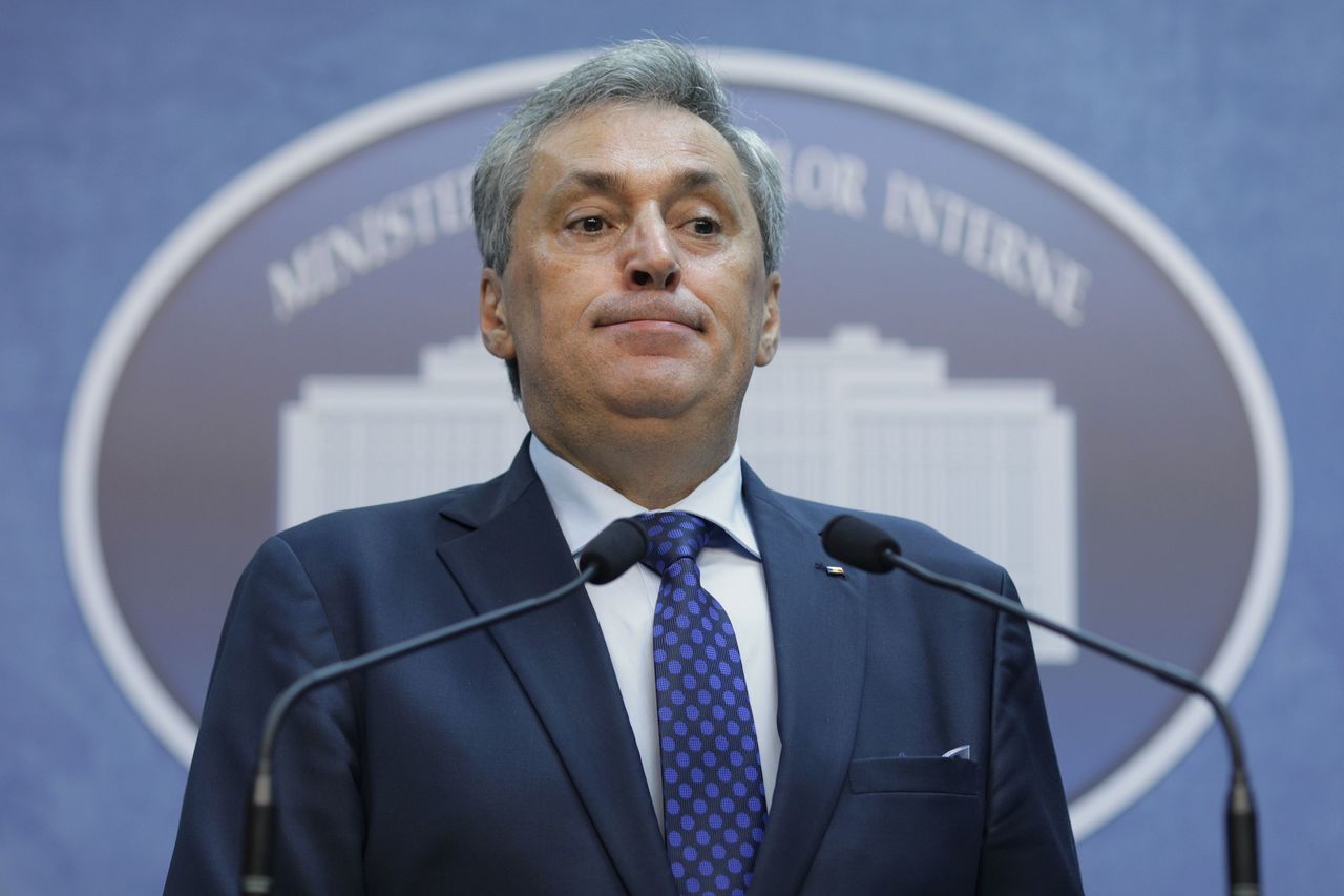 Глава МВД Румынии: Чихающие в общественных местах без маски, могут получить уголовное дело.