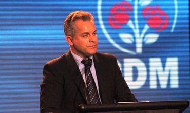 În rest, las 'eminenţa' la judecata membrilor şi simpatizanţilor PD din toată ţara să-i dea aprecierile cuvenite", a scris Vlad Plahotniuc pe blogul său.